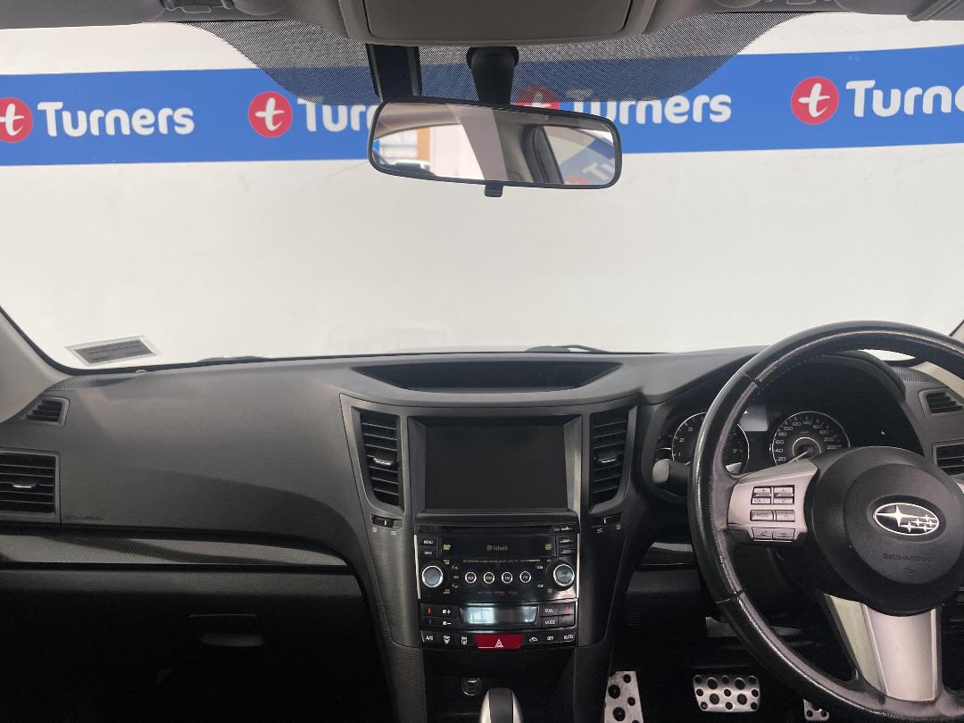 Photo '17' of Subaru Legacy