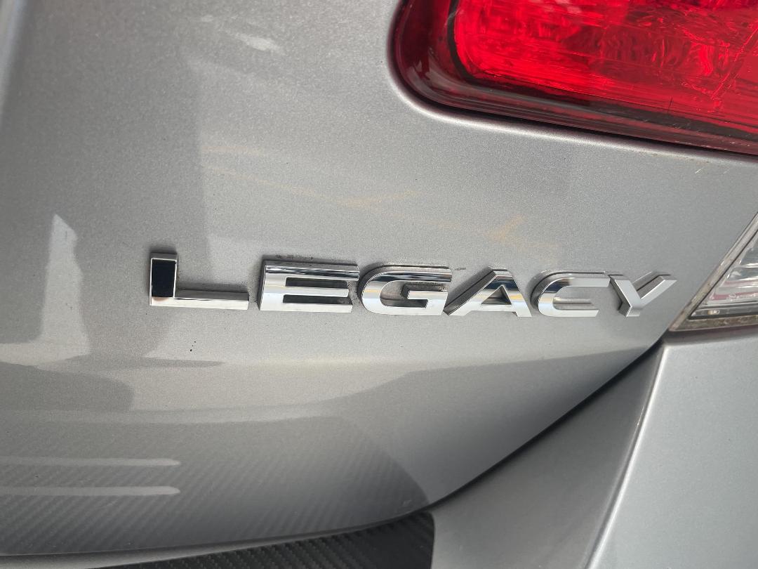 Photo '36' of Subaru Legacy