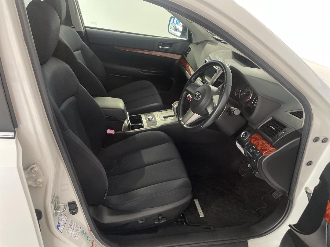 Photo '16' of Subaru Legacy Photo '16' of Subaru Legacy