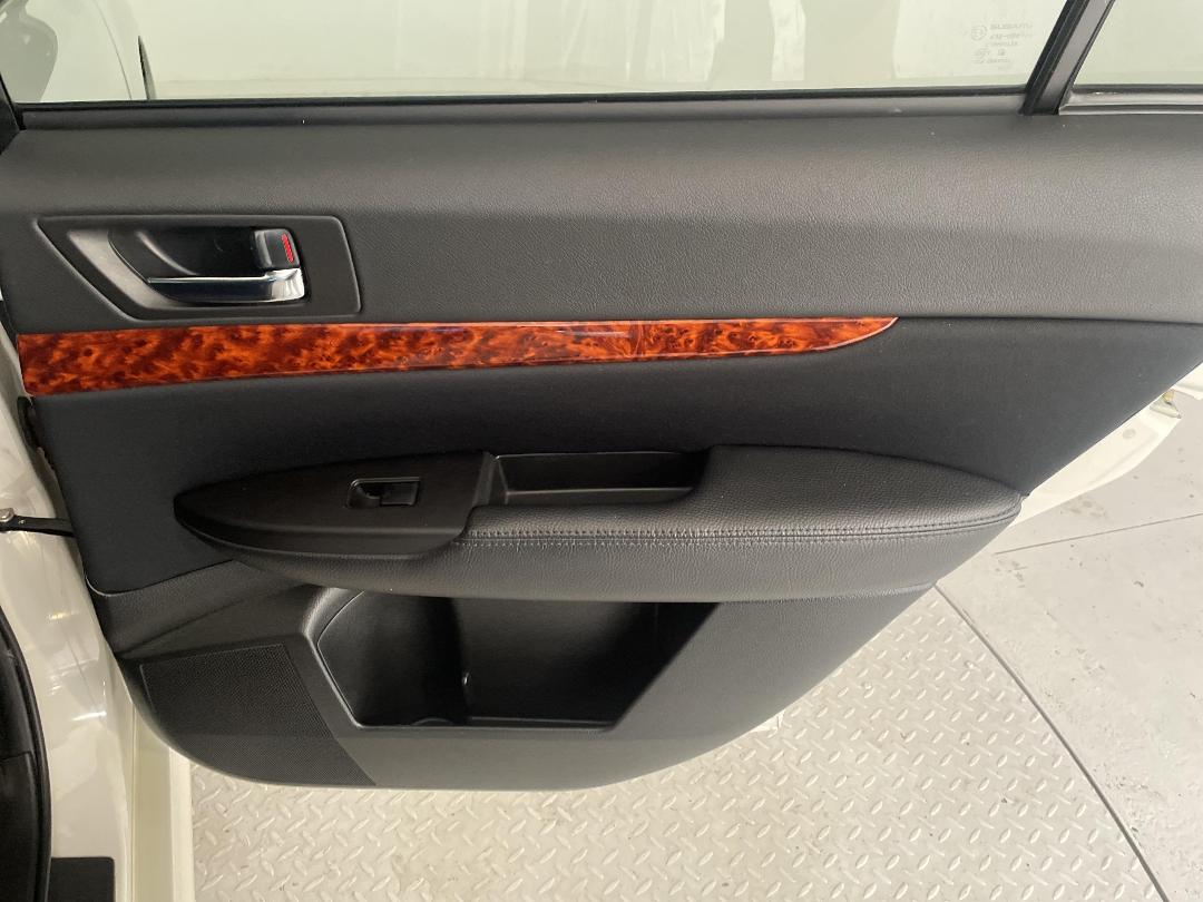 Photo '19' of Subaru Legacy Photo '19' of Subaru Legacy