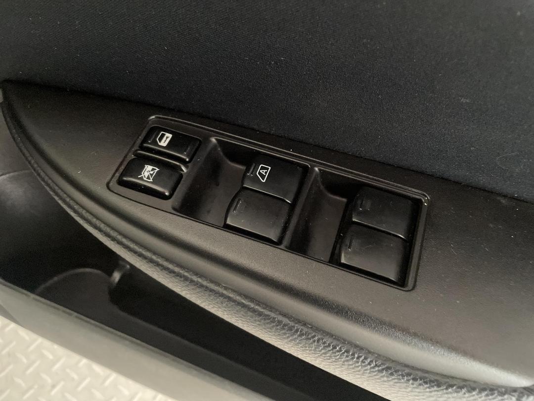 Photo '24' of Subaru Legacy Photo '24' of Subaru Legacy