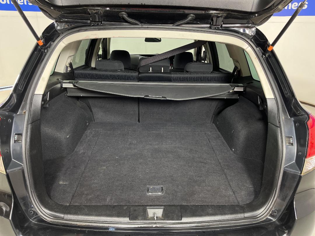 Photo '14' of Subaru Legacy