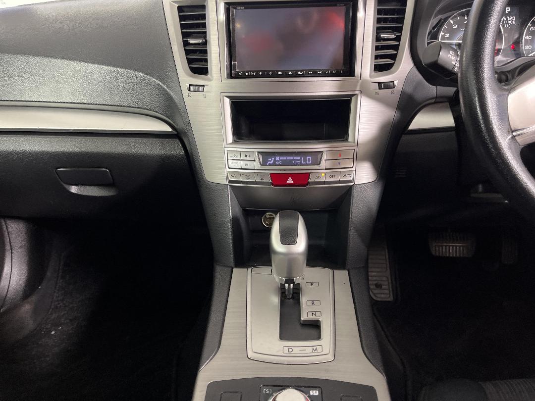 Photo '18' of Subaru Legacy