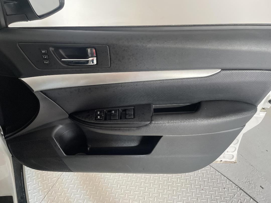 Photo '15' of Subaru Legacy Photo '15' of Subaru Legacy