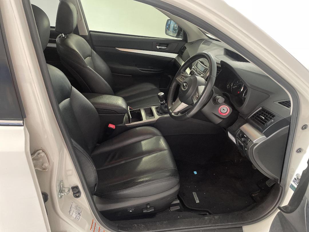 Photo '16' of Subaru Legacy Photo '16' of Subaru Legacy