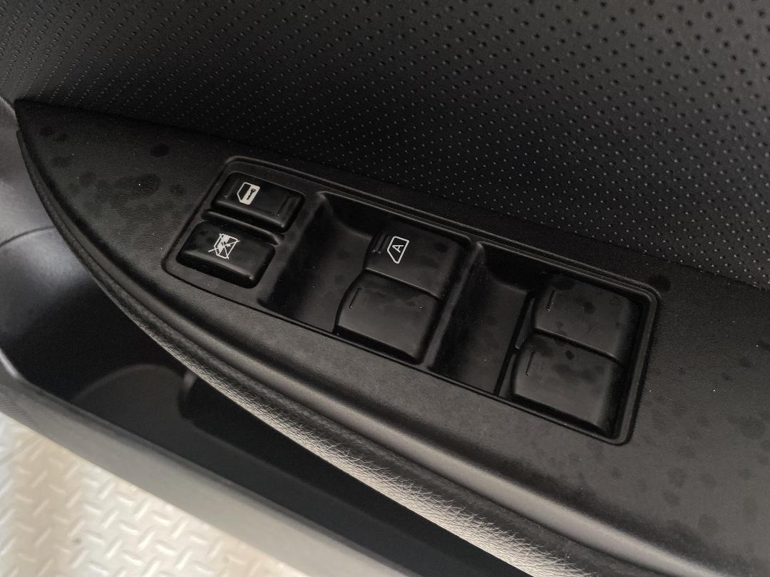 Photo '24' of Subaru Legacy Photo '24' of Subaru Legacy