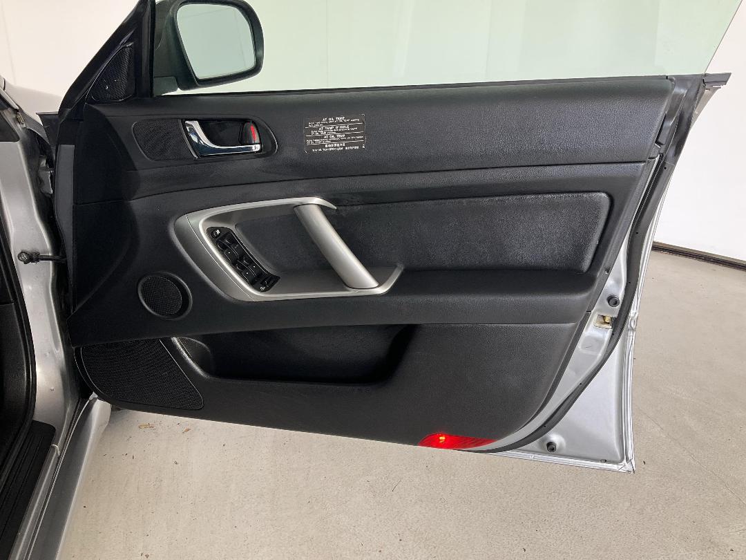 Photo '15' of Subaru Legacy