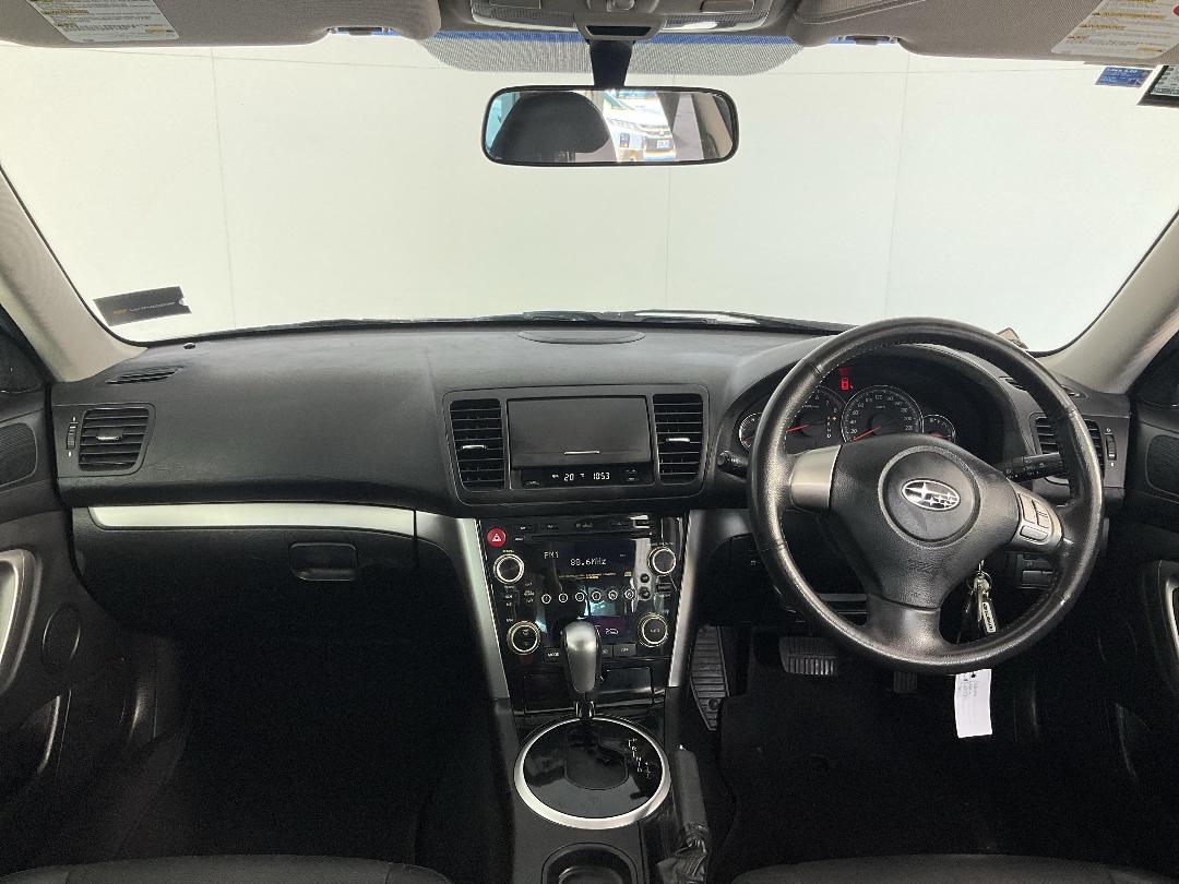 Photo '17' of Subaru Legacy