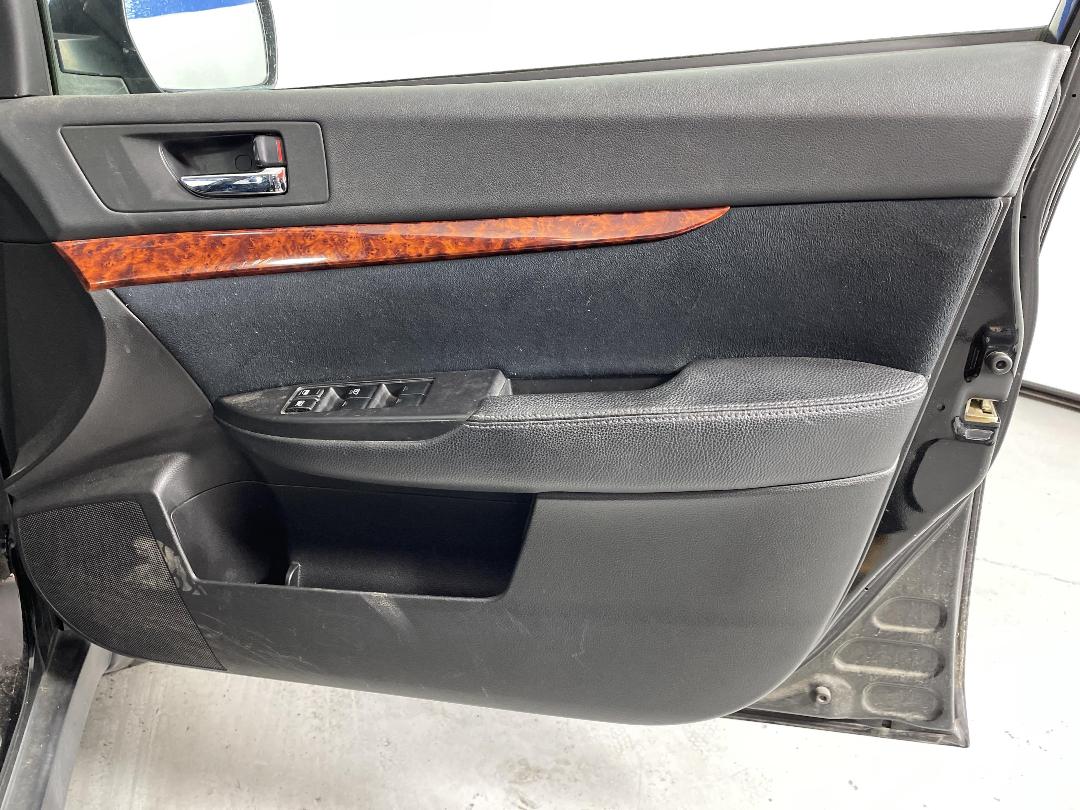 Photo '15' of Subaru Outback