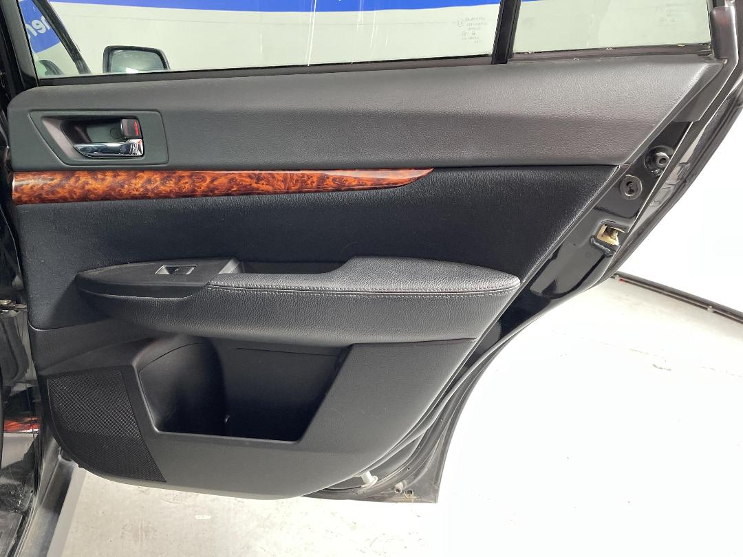 Photo '19' of Subaru Outback