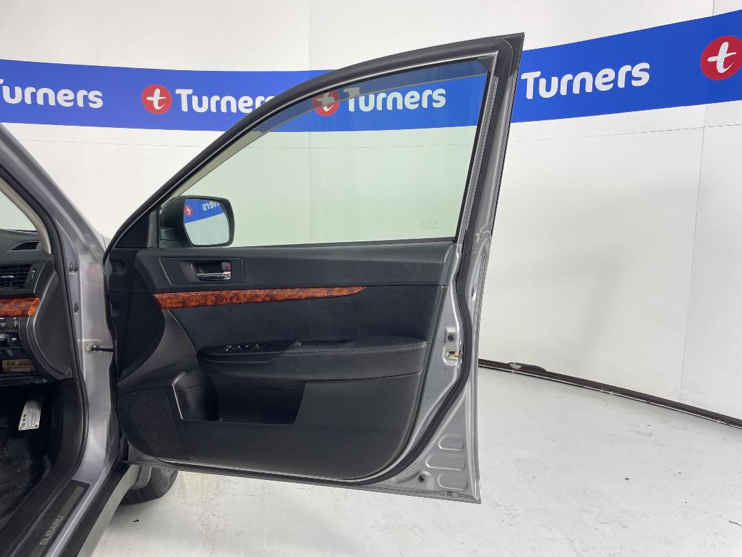 Photo '15' of Subaru Outback