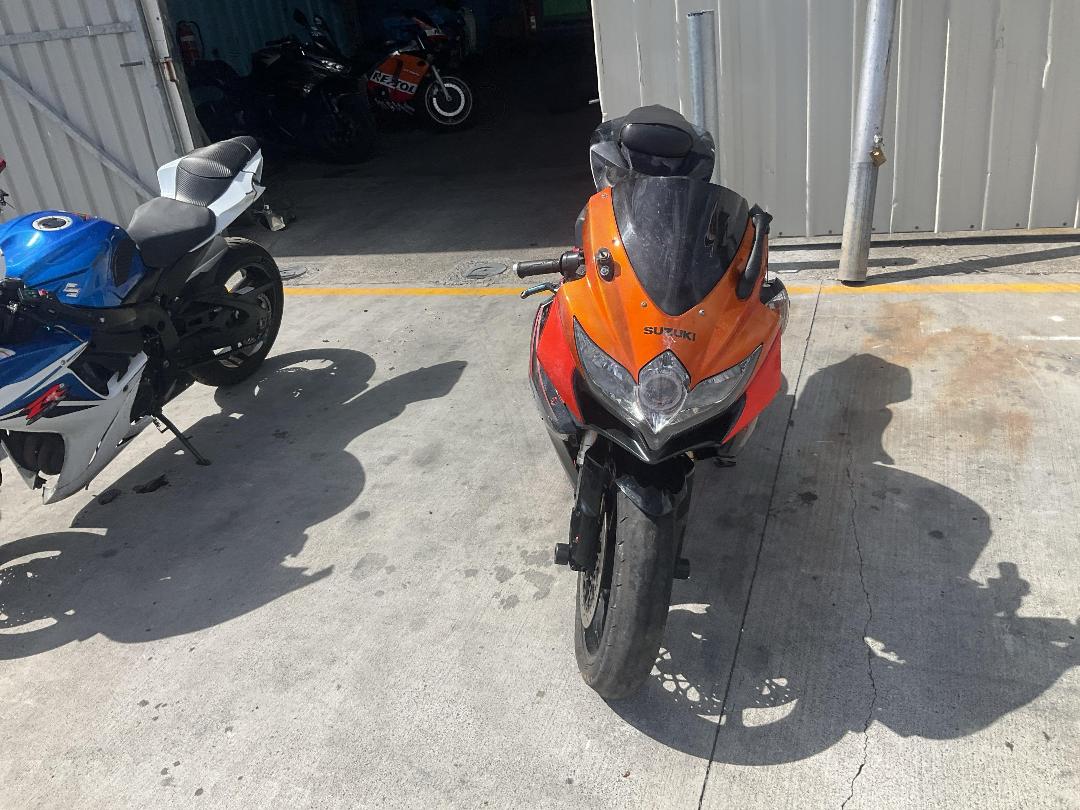 Photo '3' of Suzuki GSX-R750 no submodel