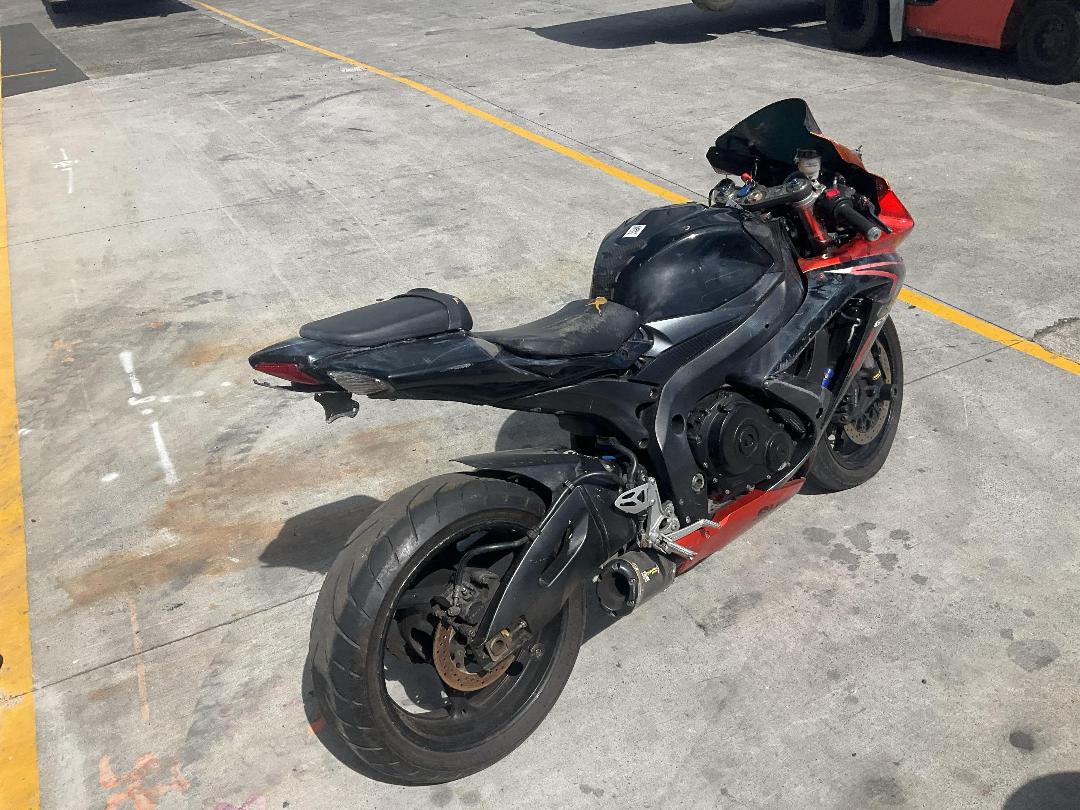 Photo '7' of Suzuki GSX-R750 no submodel