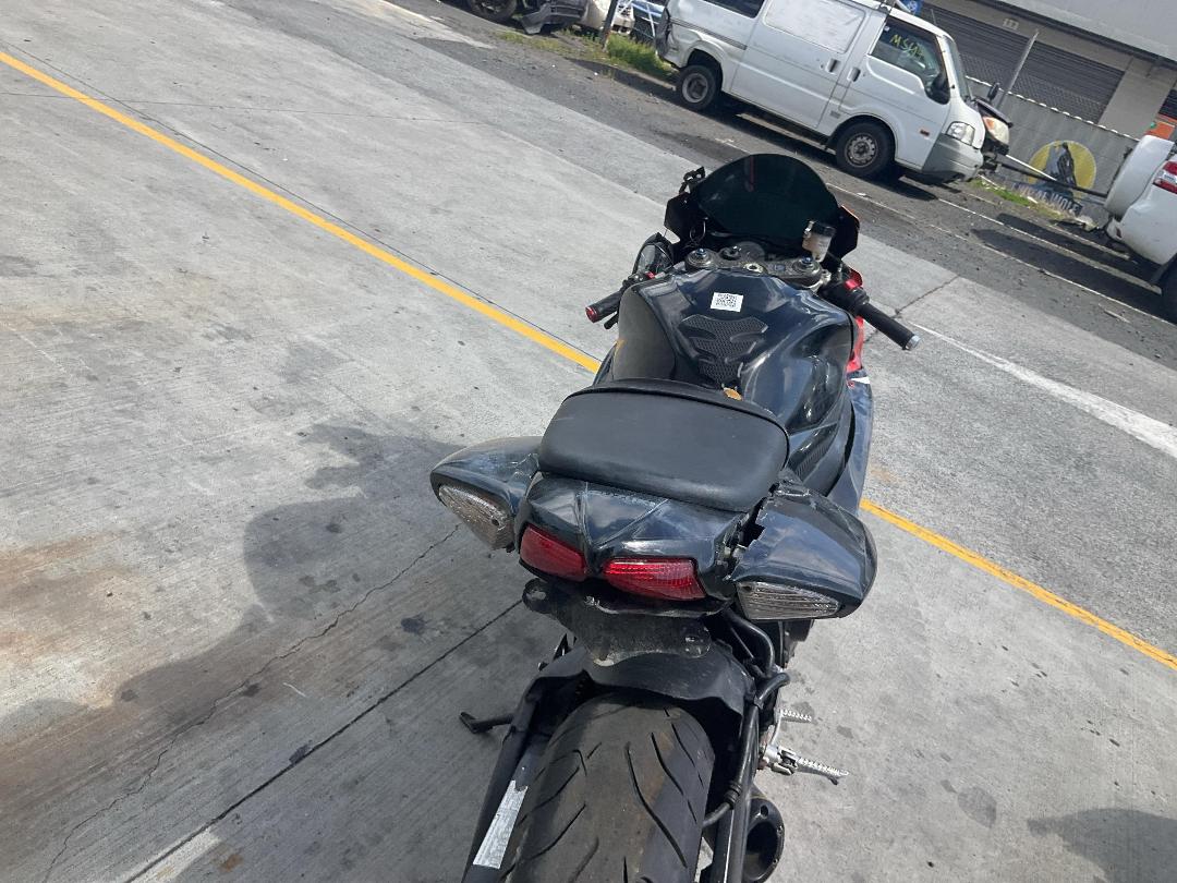 Photo '18' of Suzuki GSX-R750 no submodel