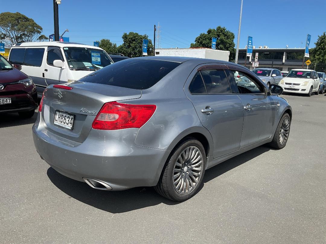 Photo '4' of Suzuki Kizashi