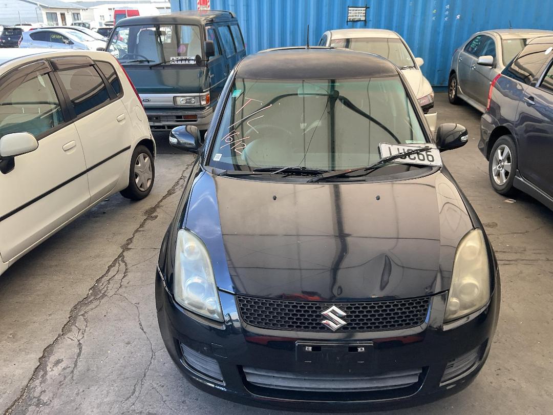 Photo '4' of Suzuki Swift