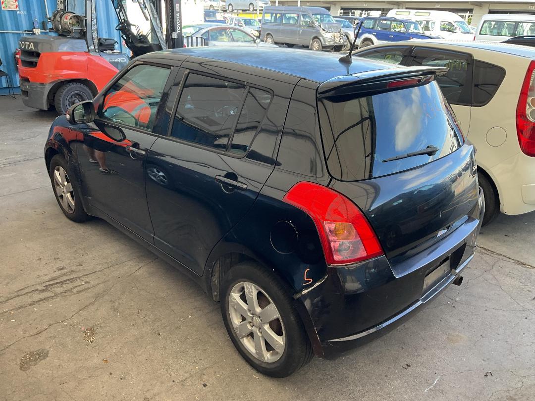 Photo '8' of Suzuki Swift