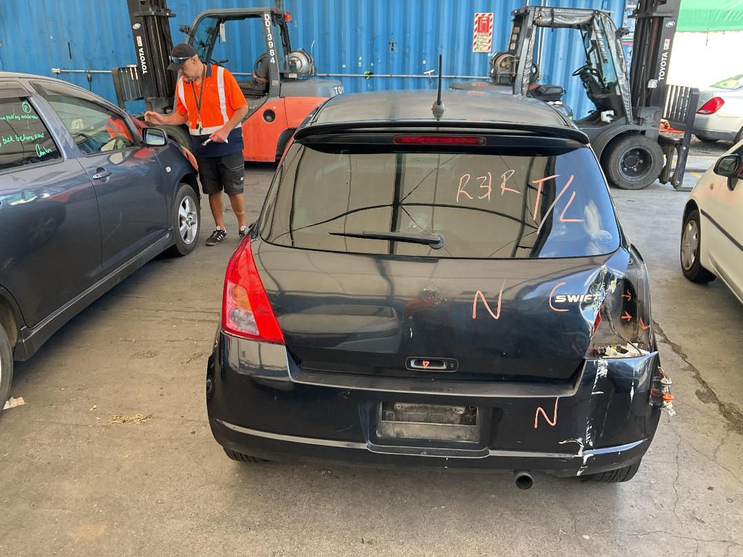 Photo '11' of Suzuki Swift