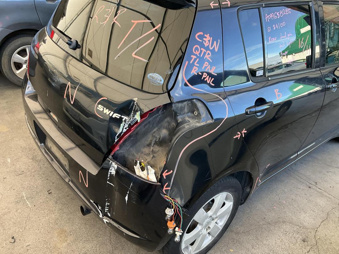 Photo '14' of Suzuki Swift