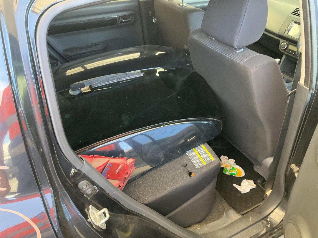 Photo '21' of Suzuki Swift