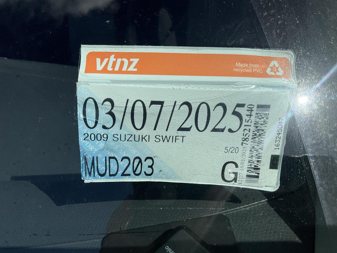 Photo '12' of Suzuki Swift Photo '12' of Suzuki Swift