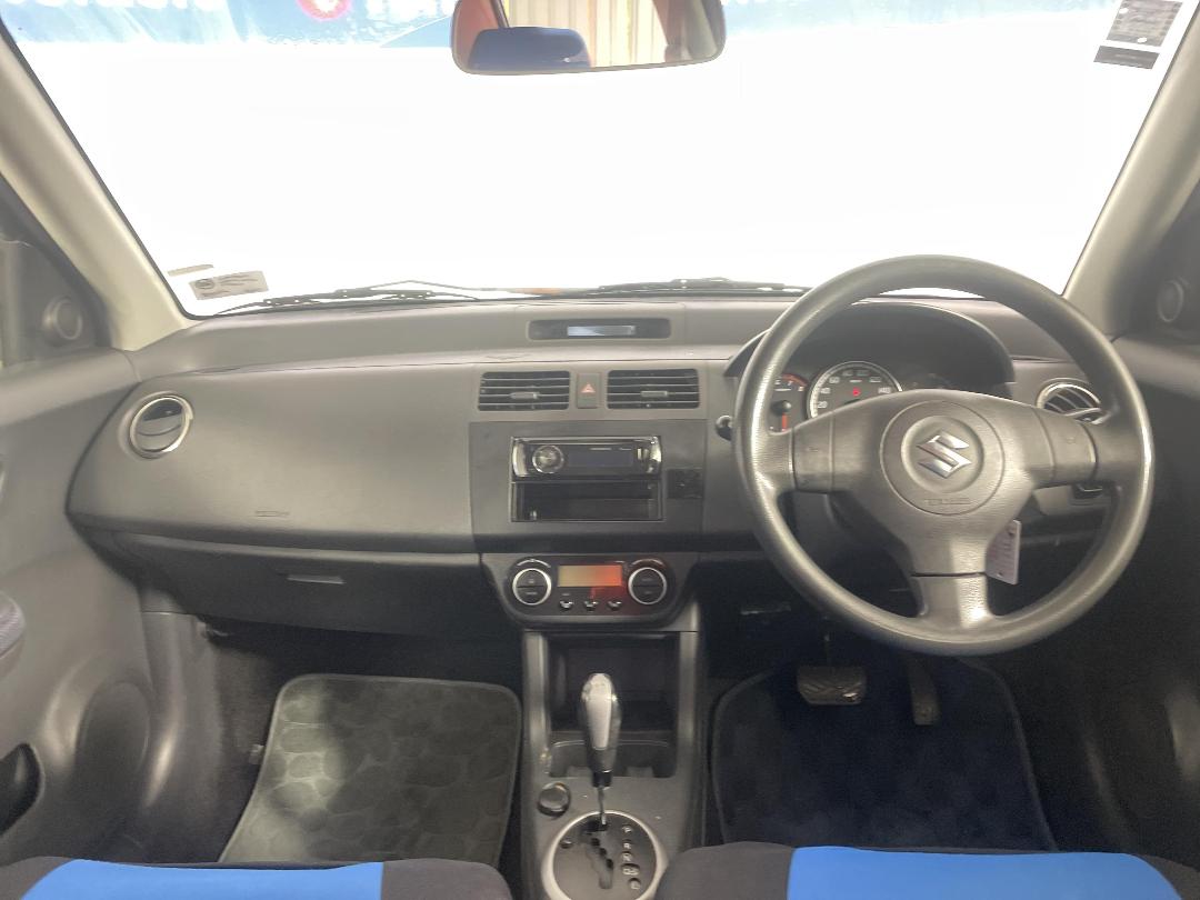 Photo '15' of Suzuki Swift Photo '15' of Suzuki Swift