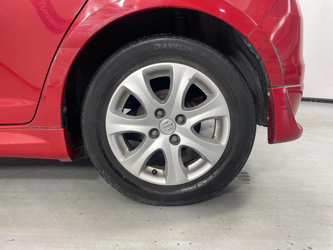 Photo '11' of Suzuki Swift