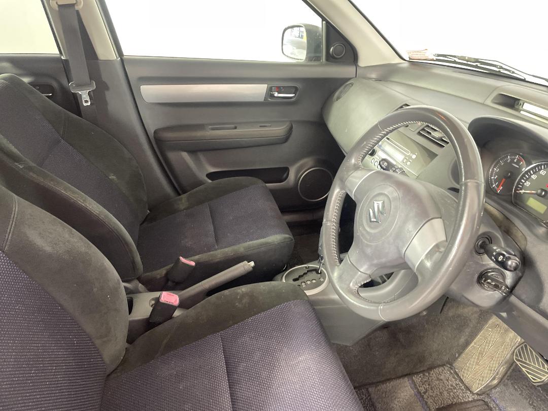 Photo '16' of Suzuki Swift