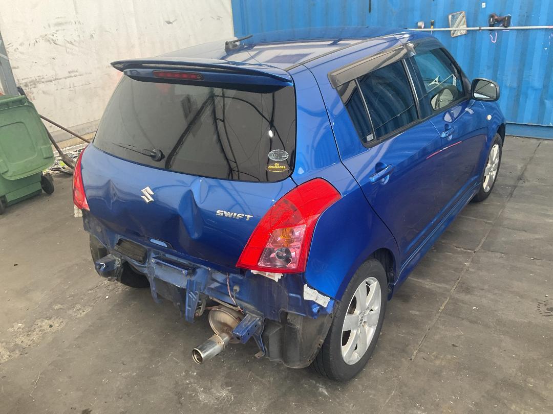 Photo '12' of Suzuki Swift