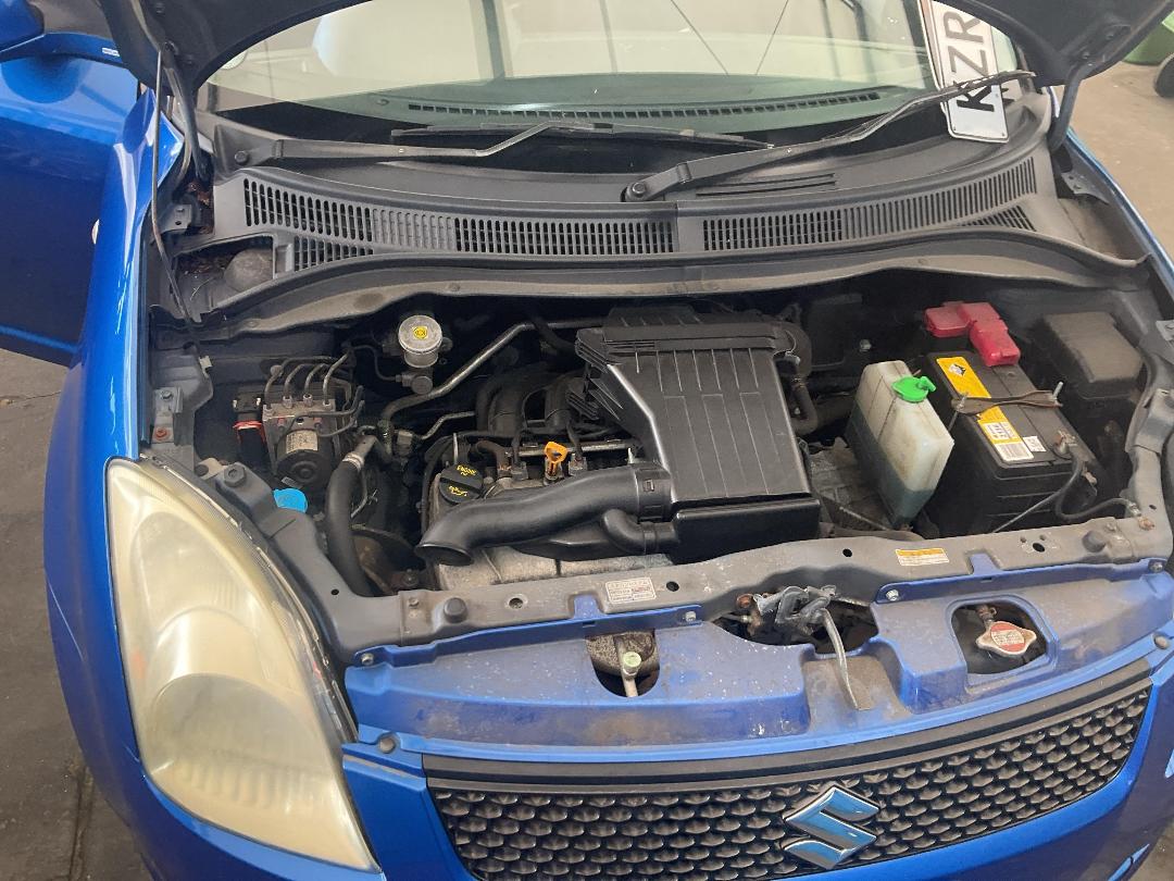 Photo '15' of Suzuki Swift