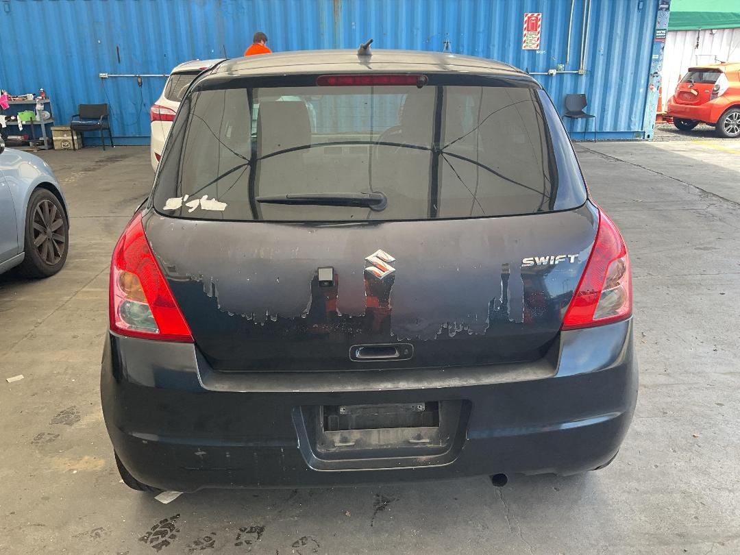 Photo '5' of Suzuki Swift Photo '5' of Suzuki Swift