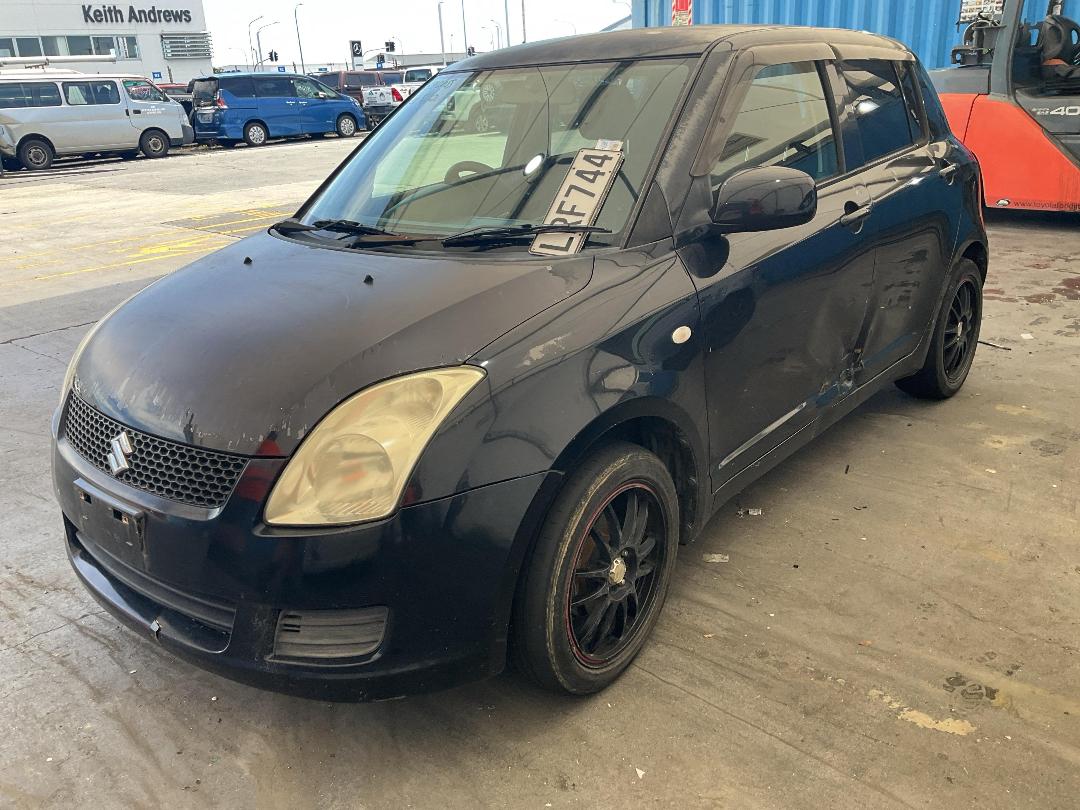 Photo '3' of Suzuki Swift Photo '3' of Suzuki Swift