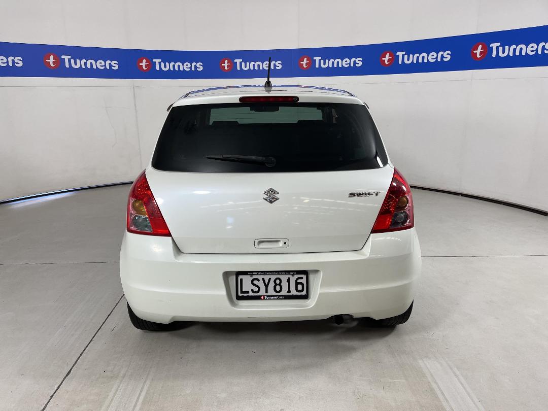 Photo '6' of Suzuki Swift