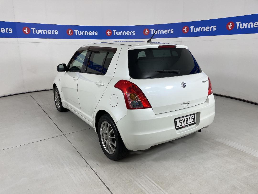 Photo '5' of Suzuki Swift