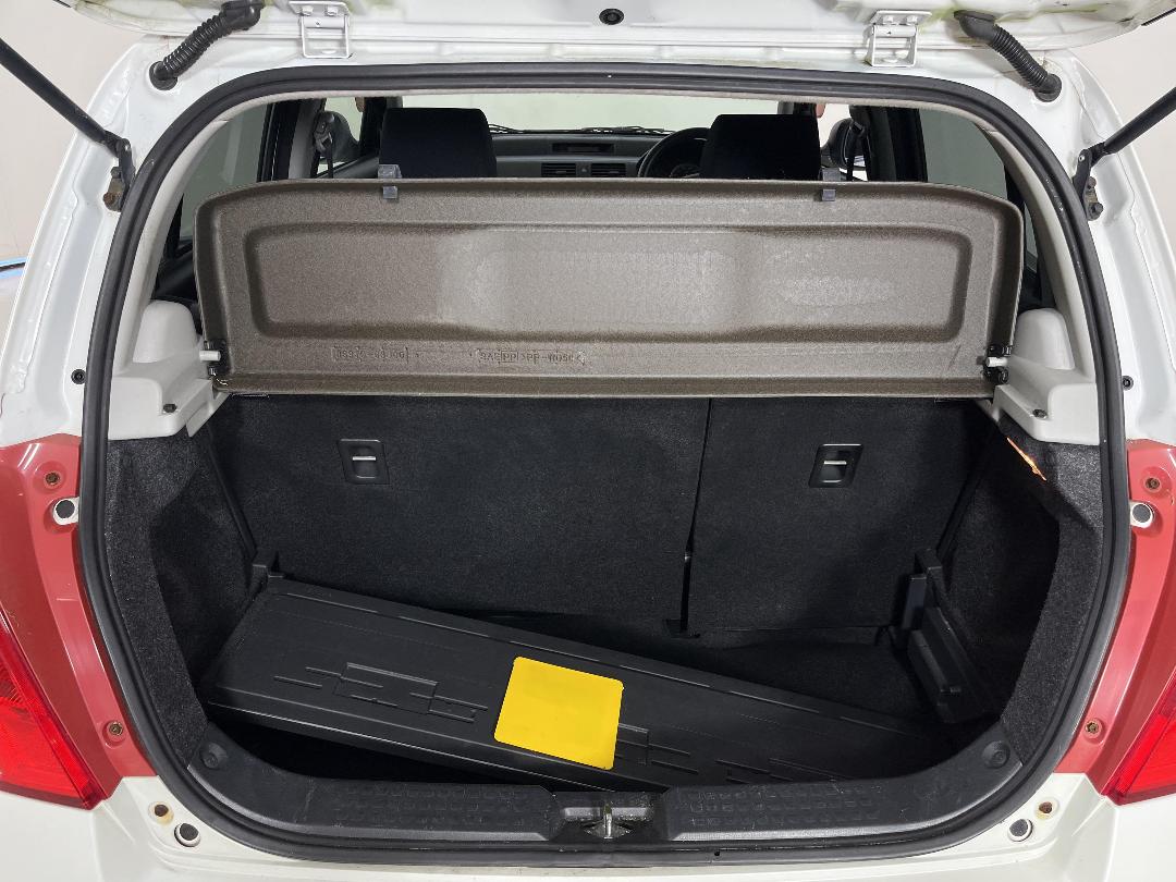 Photo '14' of Suzuki Swift