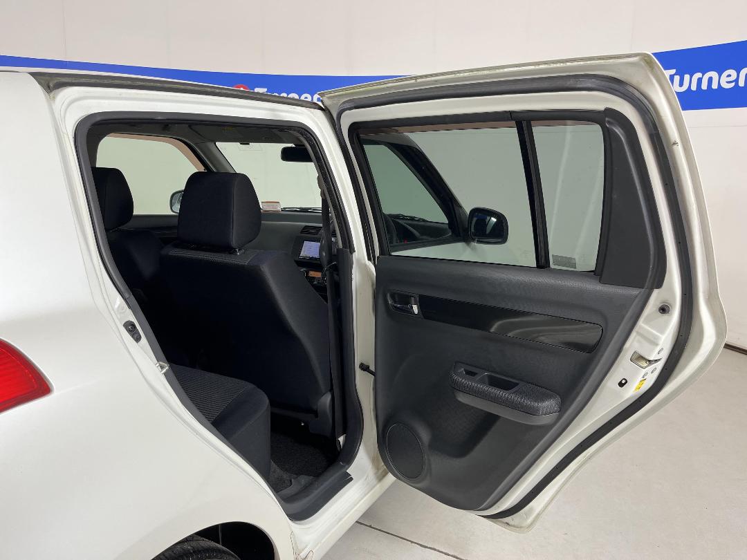 Photo '19' of Suzuki Swift