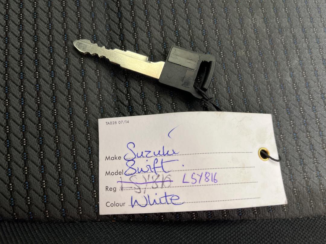 Photo '22' of Suzuki Swift