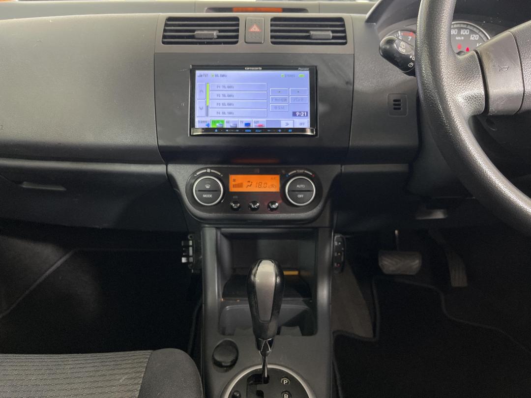 Photo '18' of Suzuki Swift