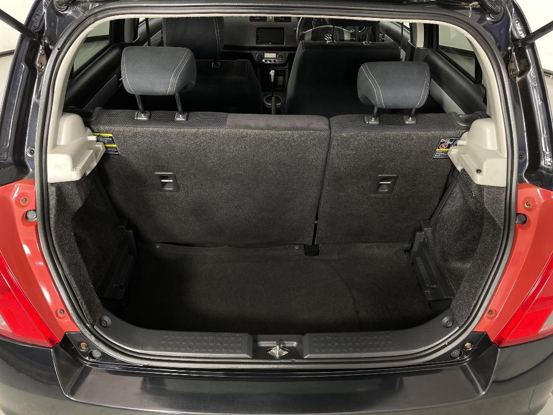 Photo '14' of Suzuki Swift