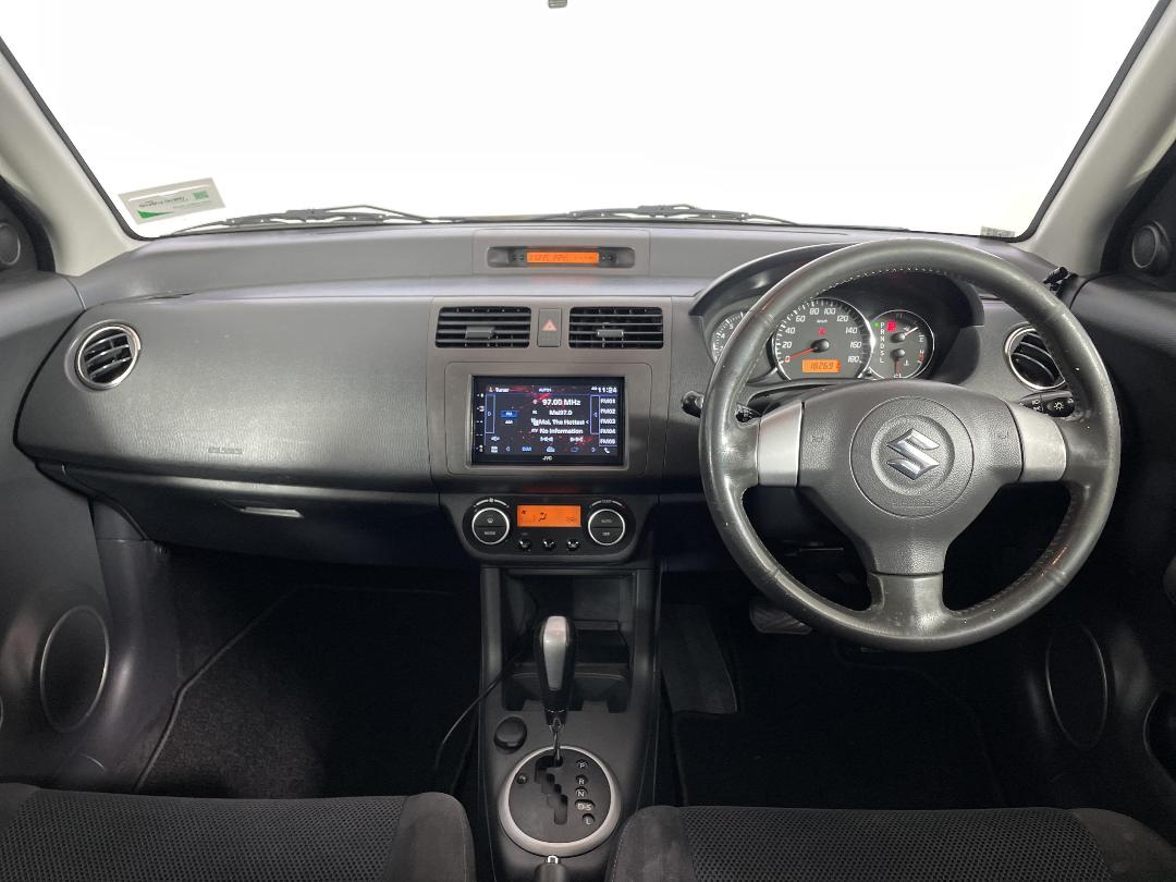 Photo '17' of Suzuki Swift