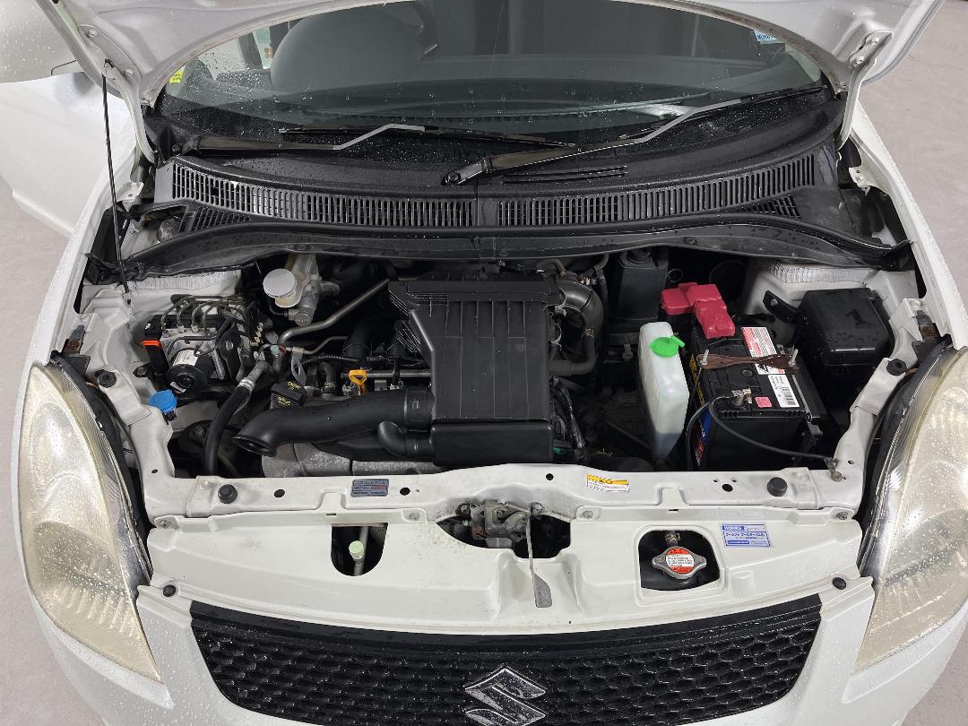 Photo '13' of Suzuki Swift