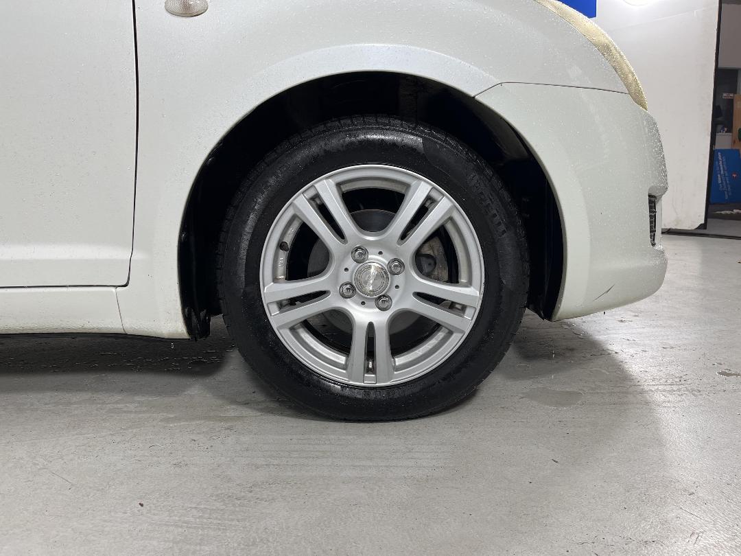 Photo '9' of Suzuki Swift