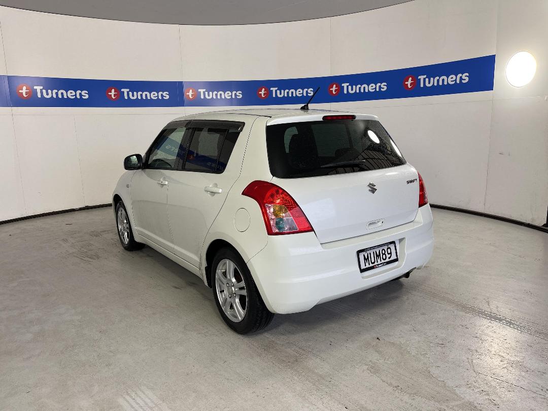 Photo '5' of Suzuki Swift