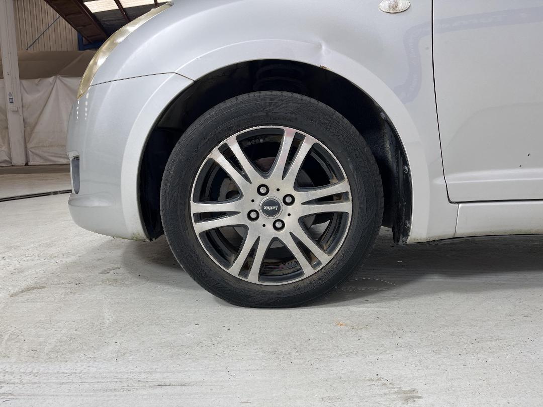 Photo '10' of Suzuki Swift