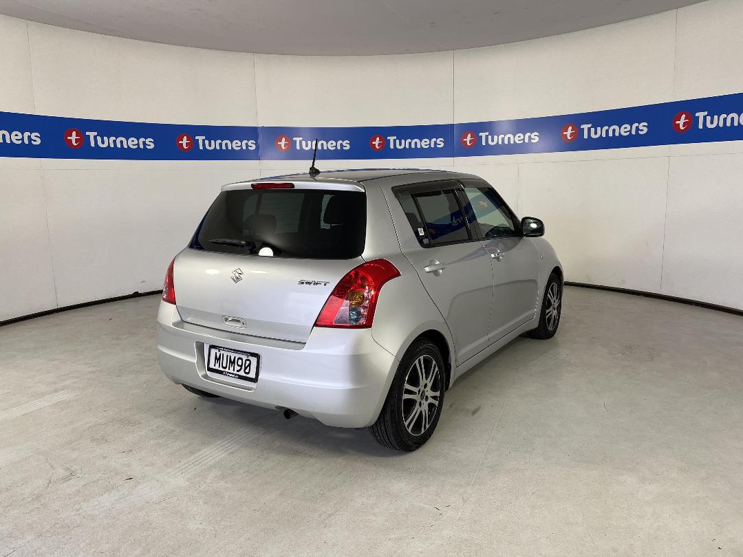 Photo '7' of Suzuki Swift