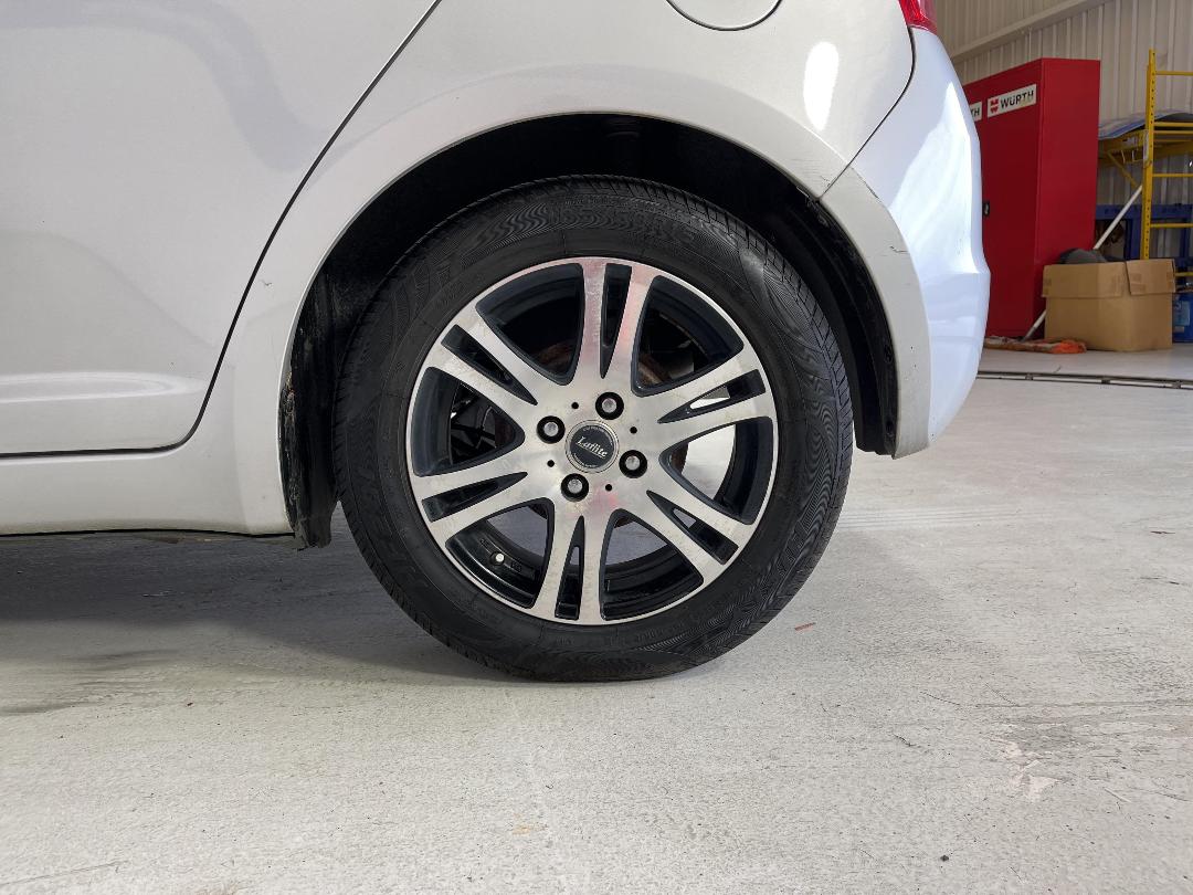 Photo '11' of Suzuki Swift