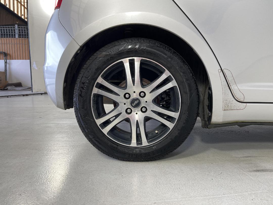 Photo '12' of Suzuki Swift