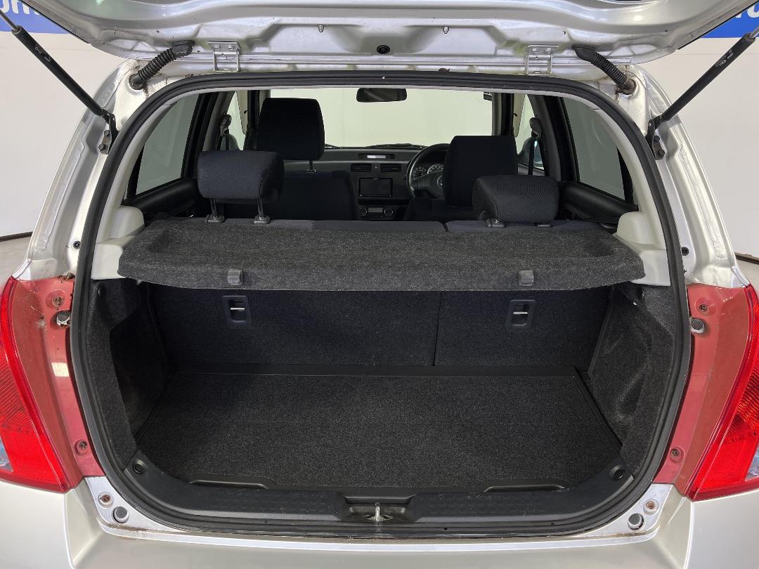 Photo '14' of Suzuki Swift