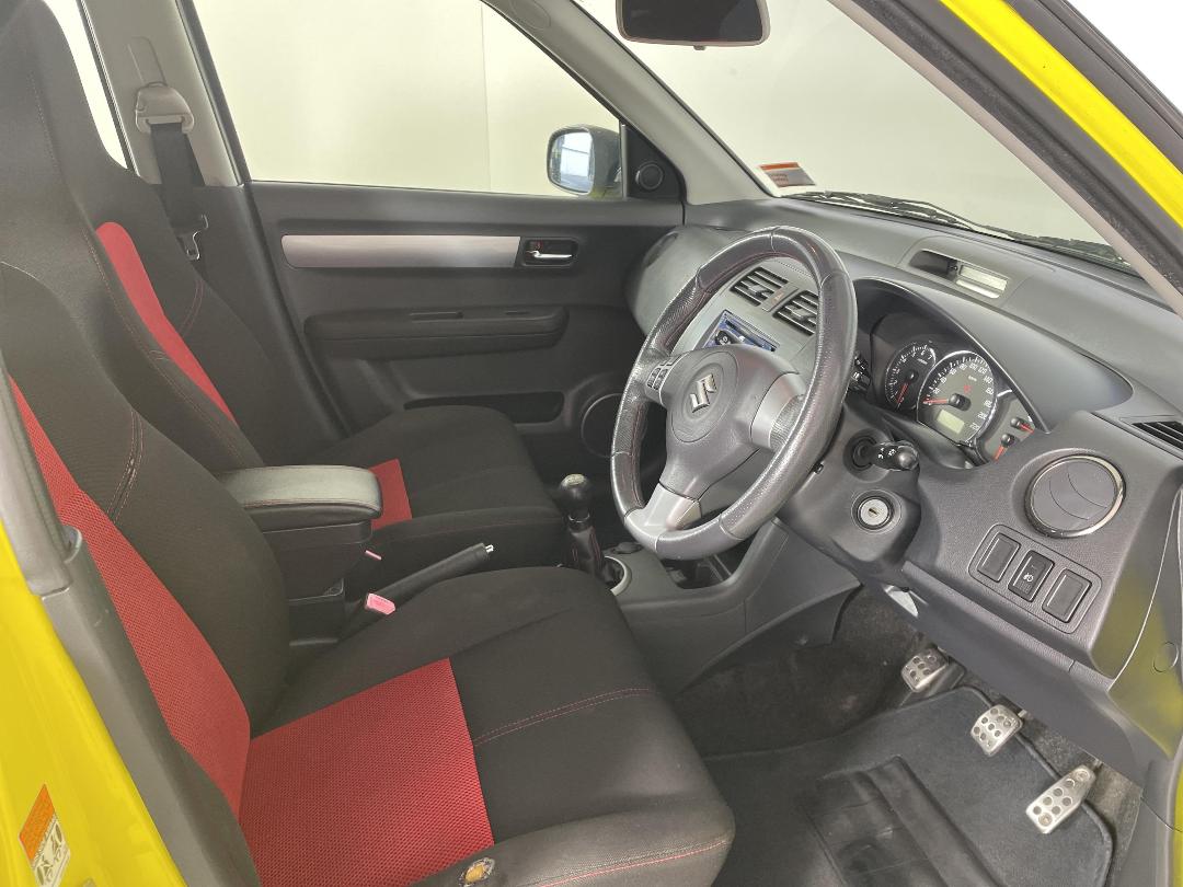 Photo '16' of Suzuki Swift