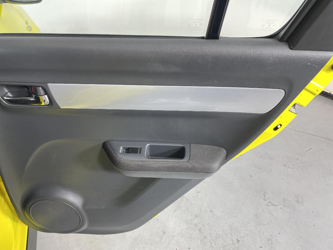 Photo '19' of Suzuki Swift